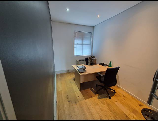 584M² OFFICE TO LET IN BRUMA